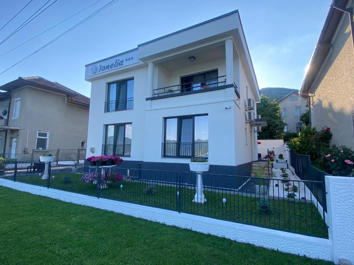 Pensiunea Ionelia Orşova Exterior foto